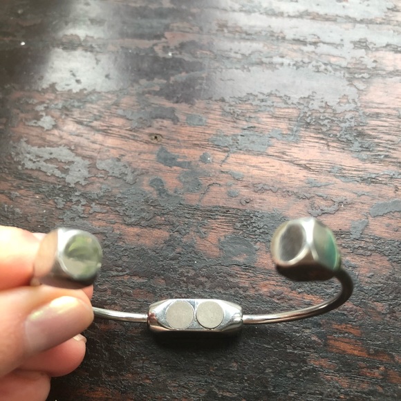 Magnetic 🧲 bracelet - Picture 4 of 8